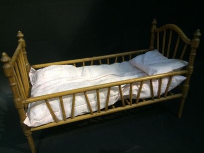 null lit de poupée à l'imitation du bambou L: 71 , l: 33 cm