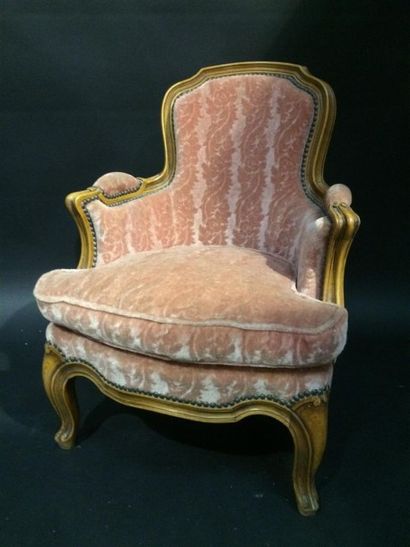 null Un petit fauteuil enfant style Louis XV recouvert de velours rose H: 64 cm