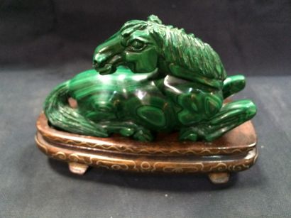 null CHINE cheval couché en malachite sculptée L: 11.5 - H: 7 cm