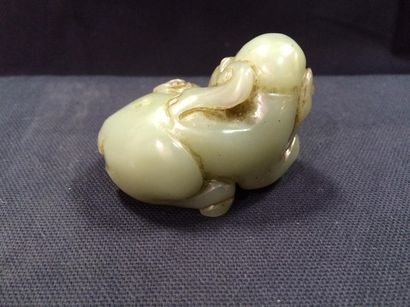 null CHINE Eléphant en jade sculptré L:6cm