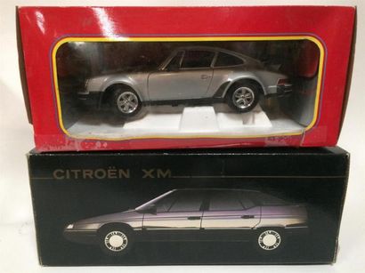 null Lot de deux voitures échelle 1/18 : XM et POLISTIL Porsche