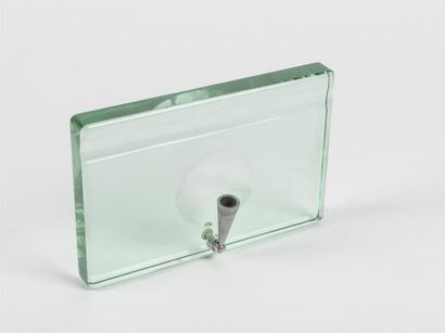 null Fontana ARTE plumier pivotant reposant sur une épaisse dalle de verre. _x000D_

L....