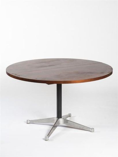 null Charles (1907-1978) & Ray (1912-1988) EAMES Table circulaire Aluminium Group,...