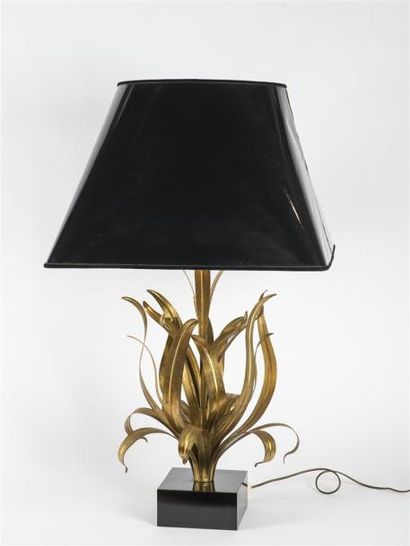null TRAVAIL 1970 Lampe de table, grandes feuilles de roseaux en métal doré. socle...