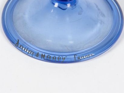 null DAUM NANCY (XXème) Vase de forme amphore sur piédouche, circa 1920 H: 29 cm...