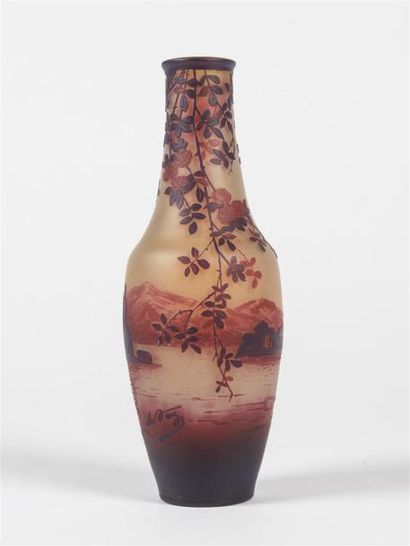 null DE VEZ (Camille Tutré de Vareux dit) (1872 - 1942) Vase de forme ovoïde à décor...