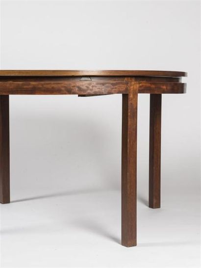 null Alfred HENDRICKX (né en 1931) Table de salle à manger de forme ronde en palissandre...