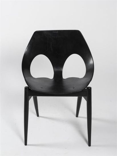 null Carl JACOBS (1925) Suite de six chaises modèle Jason à structure en bois thermoformé...