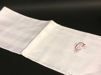 null Nappe damassée rayée et monogrammée CT (250x145cm)