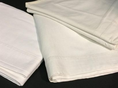 null Lot de trois draps en lin deux personnes (240x320cm)