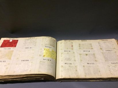 null Album d'échantillons de tissus damassés Archives textile de la maison Bonna...