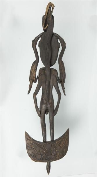 null OCEANIE, importante figure en bois sculpté représentant un homme debout Restaurations...