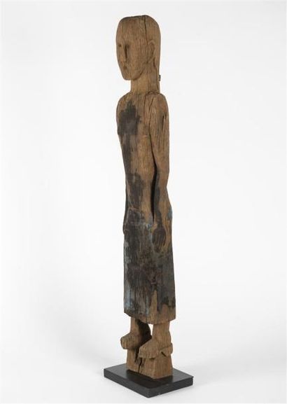 null VIETNAM, sculpture funéraire antropomorphe JARAI représentant un homme Bois...
