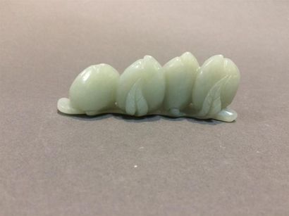 null CHINE pêches en jade sculpté L: 9 cm