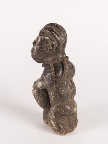 null SIERRA LEONE Kissi en stéatite sculpté H : 31 cm