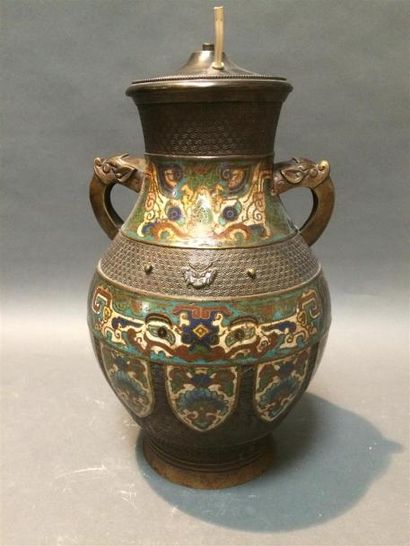 null CHINE Vase en bronze cloisonné,monté en lampe 