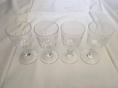 null 4 verres à pied gravés monogrammés JG