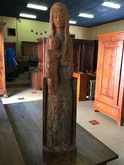 null Statue Vierge à 'enfant en bois sculpté et teinté vers 1960 (hauteur env 1m...