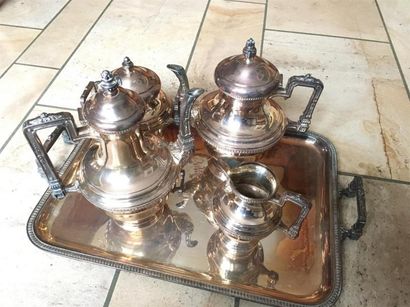 null Service à thé et café en métal argenté et son plateau de style Louis XVI