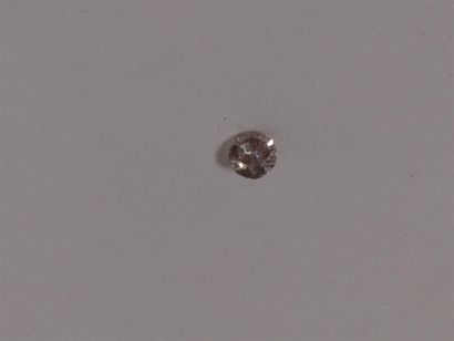 null Diamant solitaire de 0,24 carat environ.