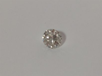 null Diamant de 2,70 carats environ taille ancienne. SI1. Monture débris or (750)...