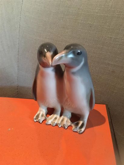 null Copenhague, sujet en porcelaine Pingouins