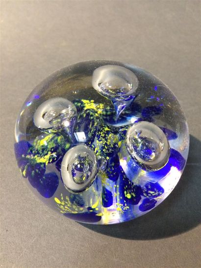 null Boule de sulfure en cristal bleu et jaune avec 4 bulles
D : 7 cm