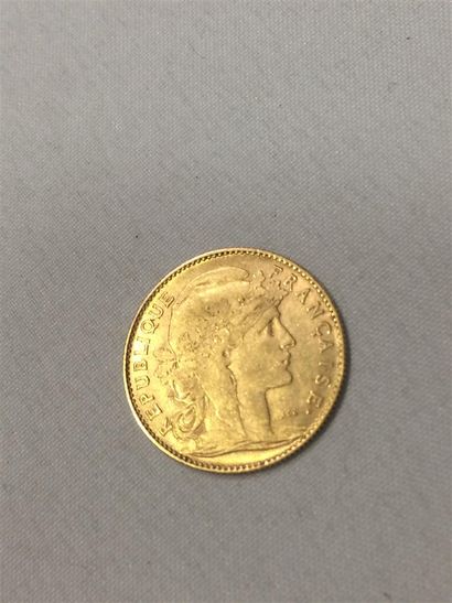 null 1 pièce de 10F en or jaune au coq 1906