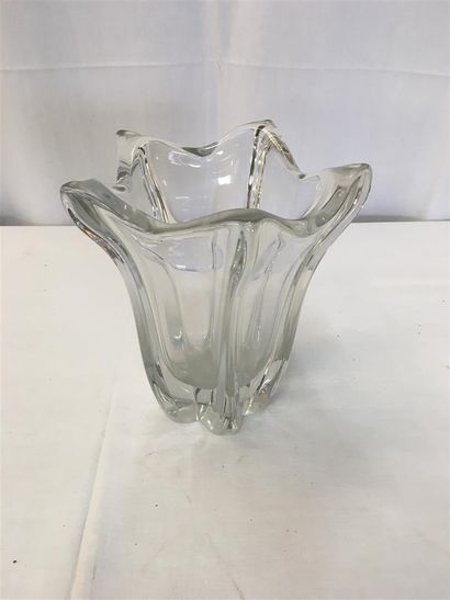 null DAUM France, vase en cristal de forme libre 
H : 24 cm