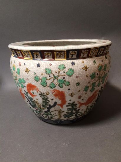 null Chine vase en faience H: 24 et D; 31 cm