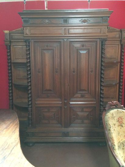 null Belle armoire d'apothicairerie en chène, travail de l'est de la France 
H: 250,...