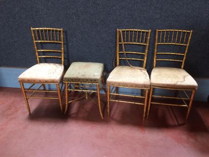 null Trois chaises en bois doré Napoléon trois et un tabouret