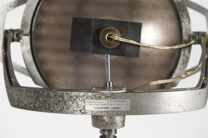 null TROPHY 1930
Projecteur de radiologie montée en lampe de table en fonte.
Plaquette...