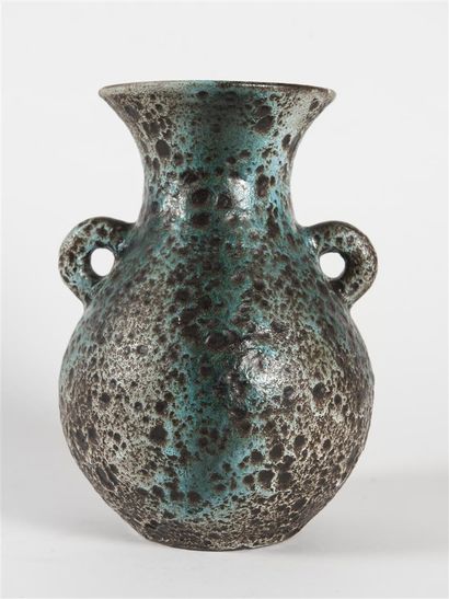 null ACCOLAY (1945-1992)
Vase en terre chamottée de forme pansue à col ouvert à deux...