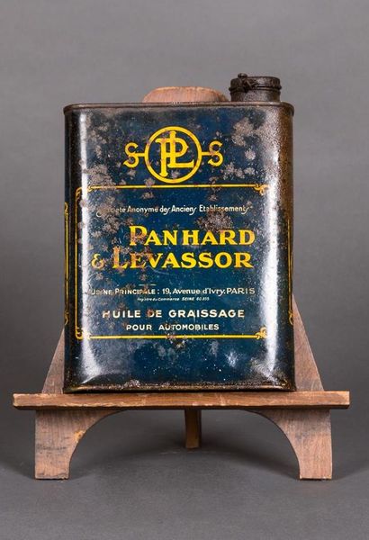 null PANHARD et LEVASSOR, Bidon d'huile
(état d'usage)