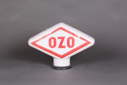 null OZO, Une Opaline de pompe à essence
