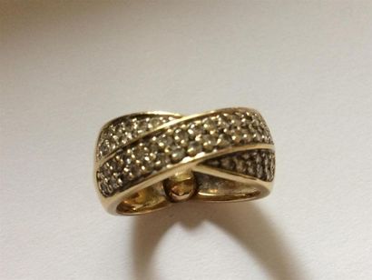 null Bague croisée en or jaune (750) 18K, avec petit pavage de diamants Poids : 9,30...