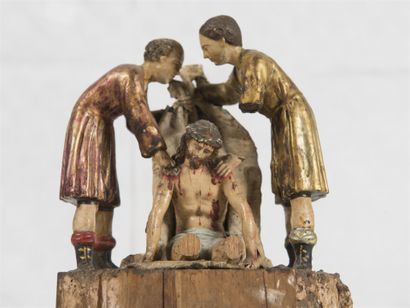 null La mise au tombeau
Sujet en bois sculpté polychrome 
18ème siècle
H : 23 L :20...