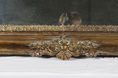 null Miroir rectangulaire en laiton 
Epoque Napoléon III
110 x 84 cm