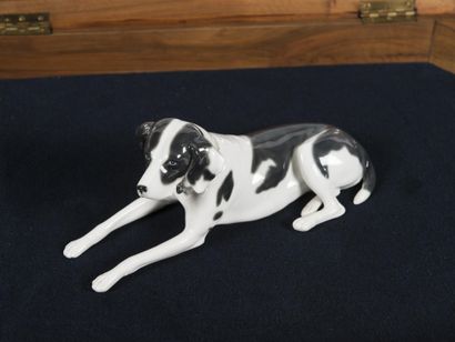 null Copenhague dogue couché sujet en porcelaine