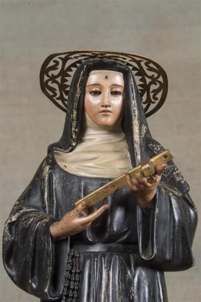 null Sainte Thérèse, sujet en bois laqué yeux en verre 
19ème siècle
H : 57 - L :...