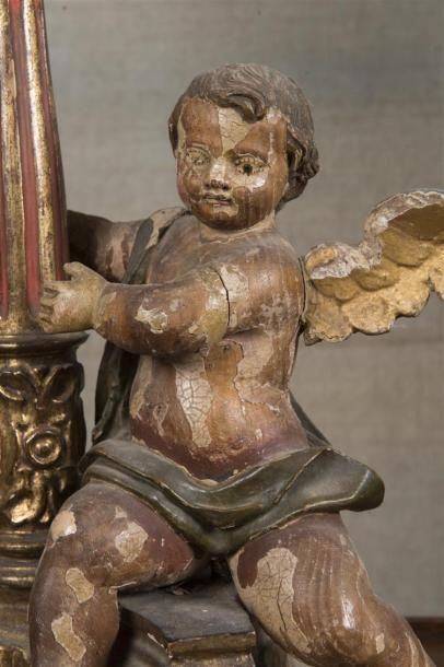 null Lampe en bois doré et laqué à décor d'angelot doré
18ème siècle
H : 45 - L :...