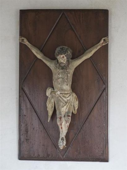 null CHRIST en bois sculpté polychrome 
18ème siècle
H du sujet : 34 - L : 11 cm