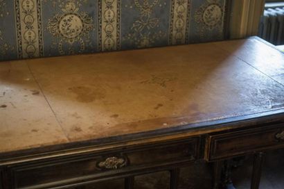 null Bureau plat en bois noirci 
Style Renaissance, Epoque Napoléon III