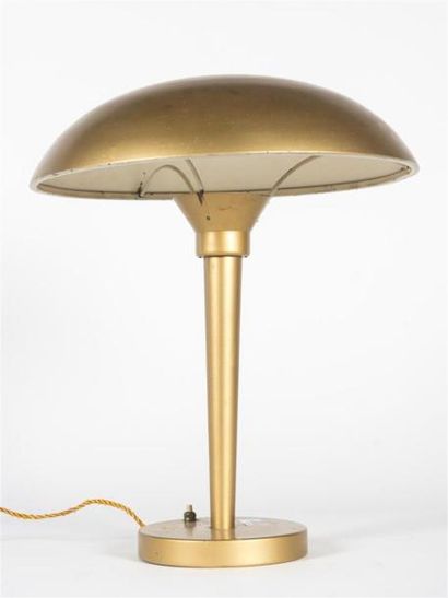 null Jean PERZEL ( 1892- 1986) pour Claude Lumière.
 Lampe de bureau piètement tubulaire...