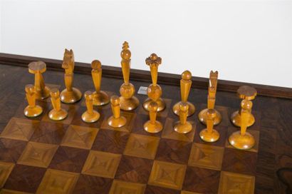 null Travail scandinave
Table à jeux d'échecs en placage de palissandre de Rio et...