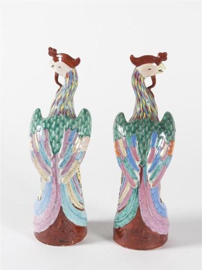null Chine, Paire de sujets décoratifs: coq 
porcelaine peinte
H: 31 cm