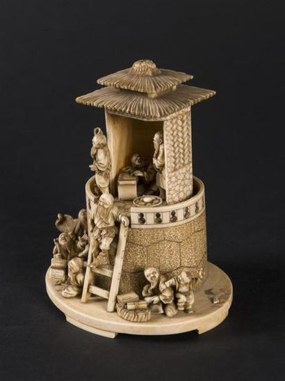 null JAPON 
Temple en ivoire formant boîte en ivoire (manques)
