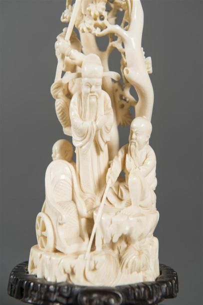 null Chine Confucius et ses disciples
Ivoire socle en bois
H: 20 cm
