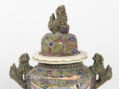 null CHINE Vase tripode avec prises dragon
H : 24cm